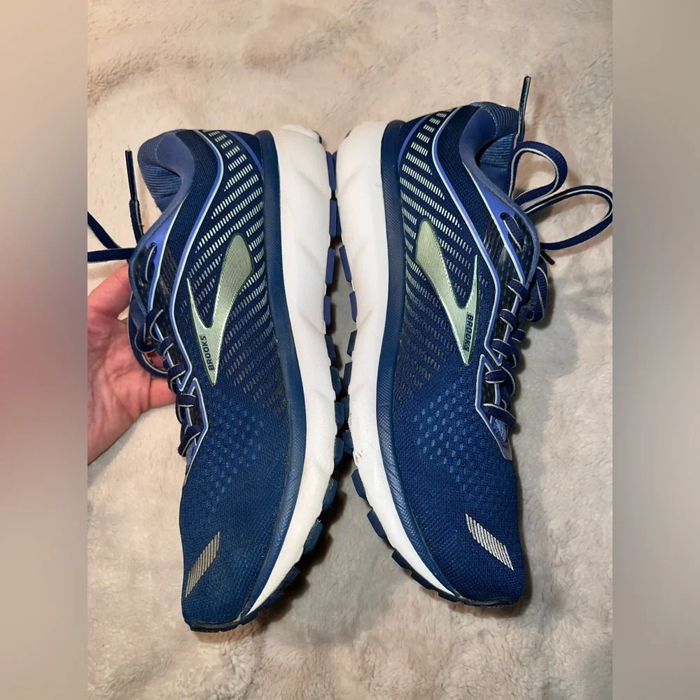 Womens Brooks Ghost Size 9.5 - Picture 2 of 8